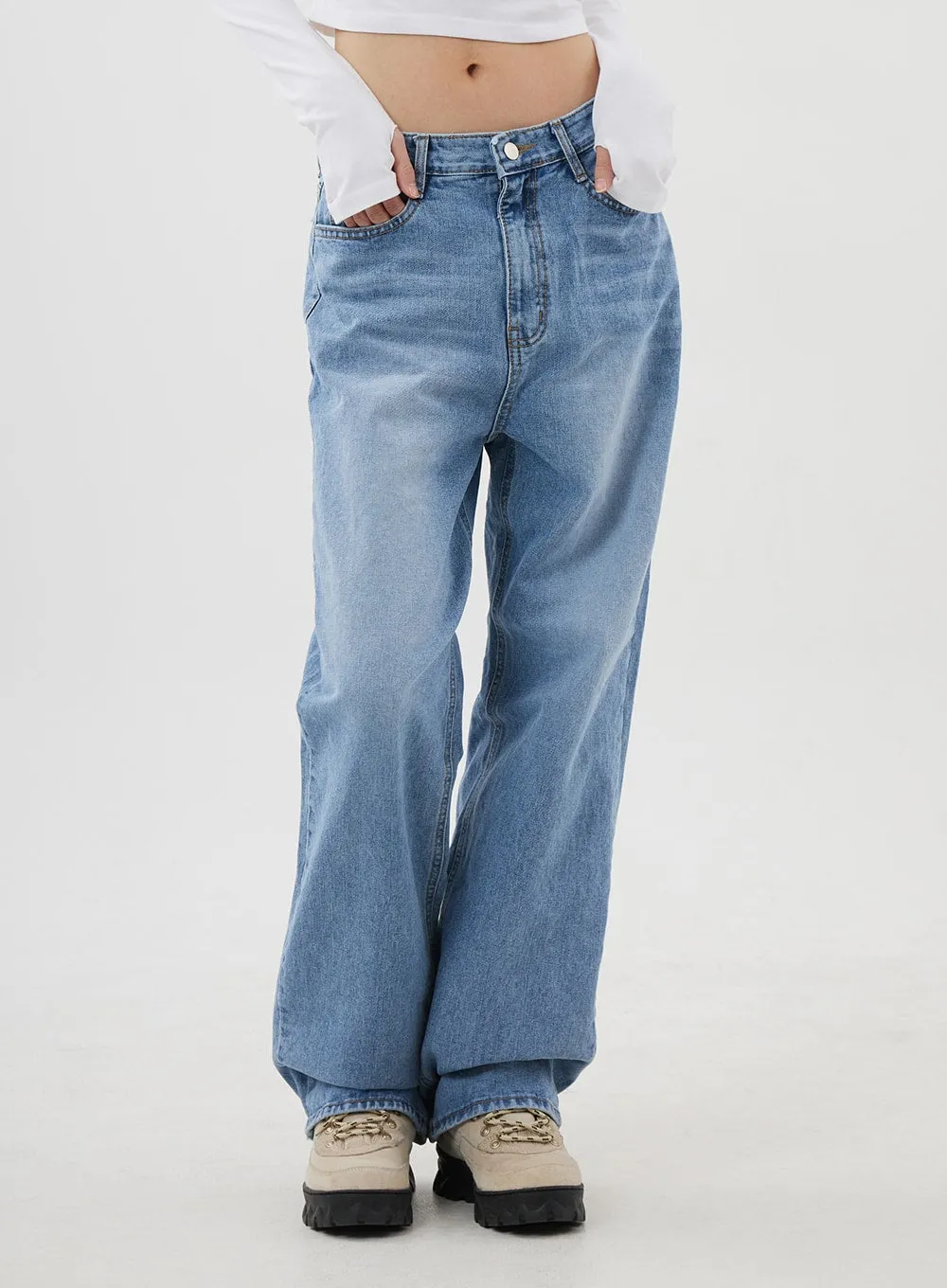 Mid-Rise Wide Leg Jeans CJ310