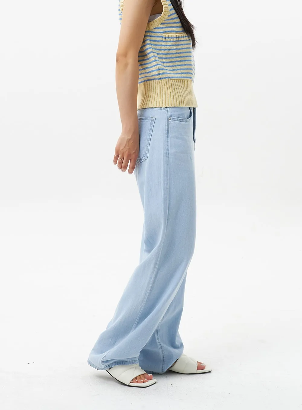 Mid-Rise Wide Leg Jeans OU323