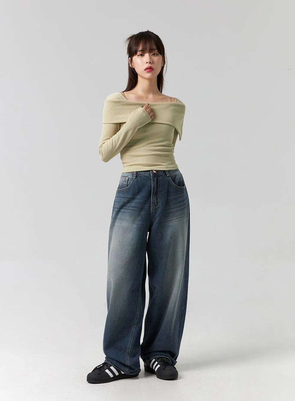 Wide-Leg Washed Jeans CG331