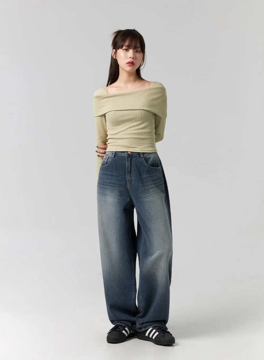 Wide-Leg Washed Jeans CG331