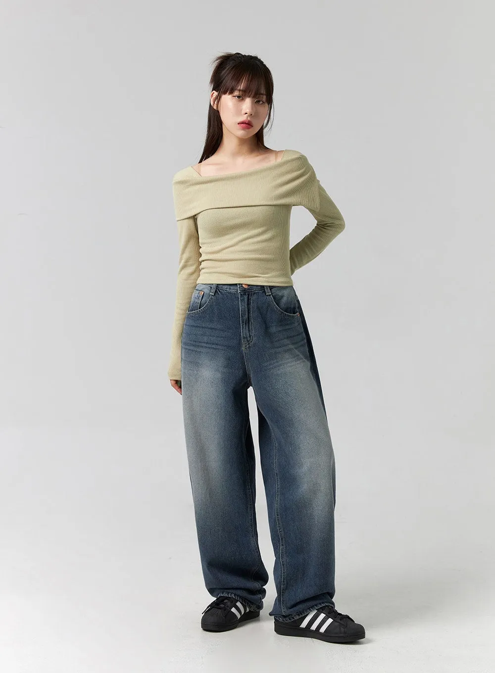 Wide-Leg Washed Jeans CG331