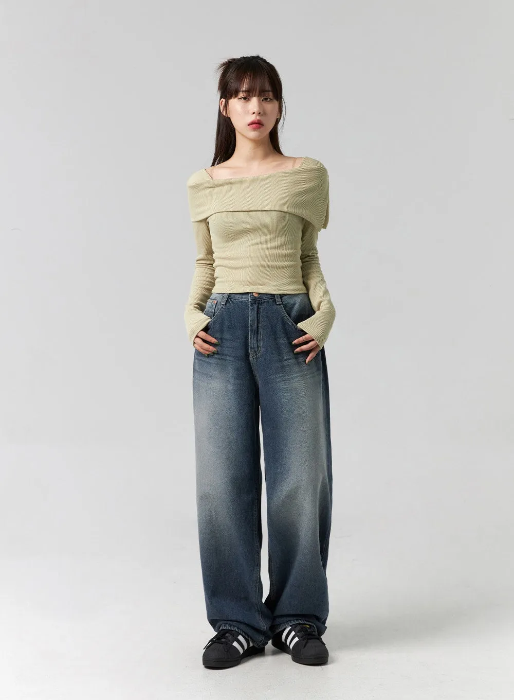 Wide-Leg Washed Jeans CG331